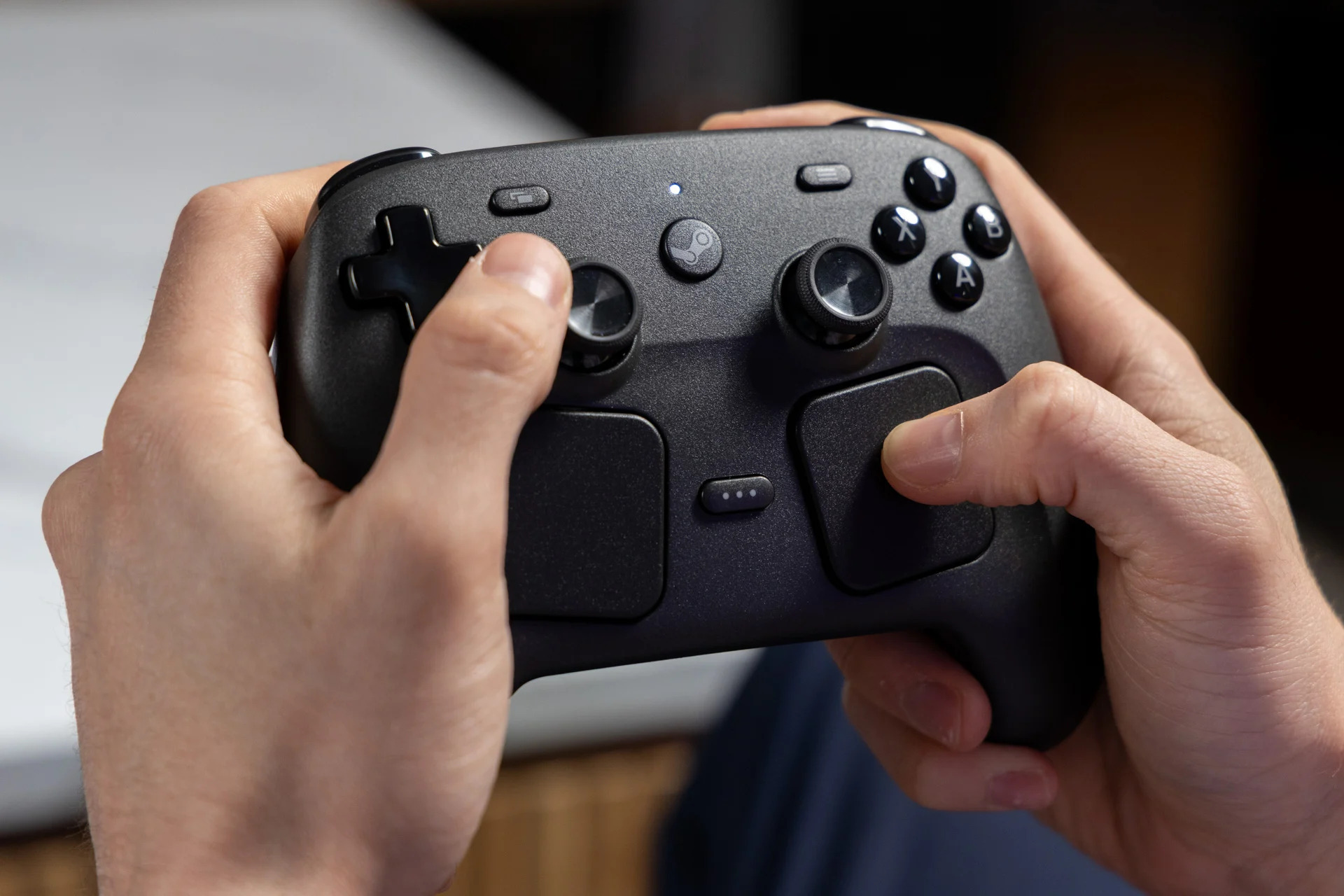 Steam Controller confirmed: $99 price & release date!